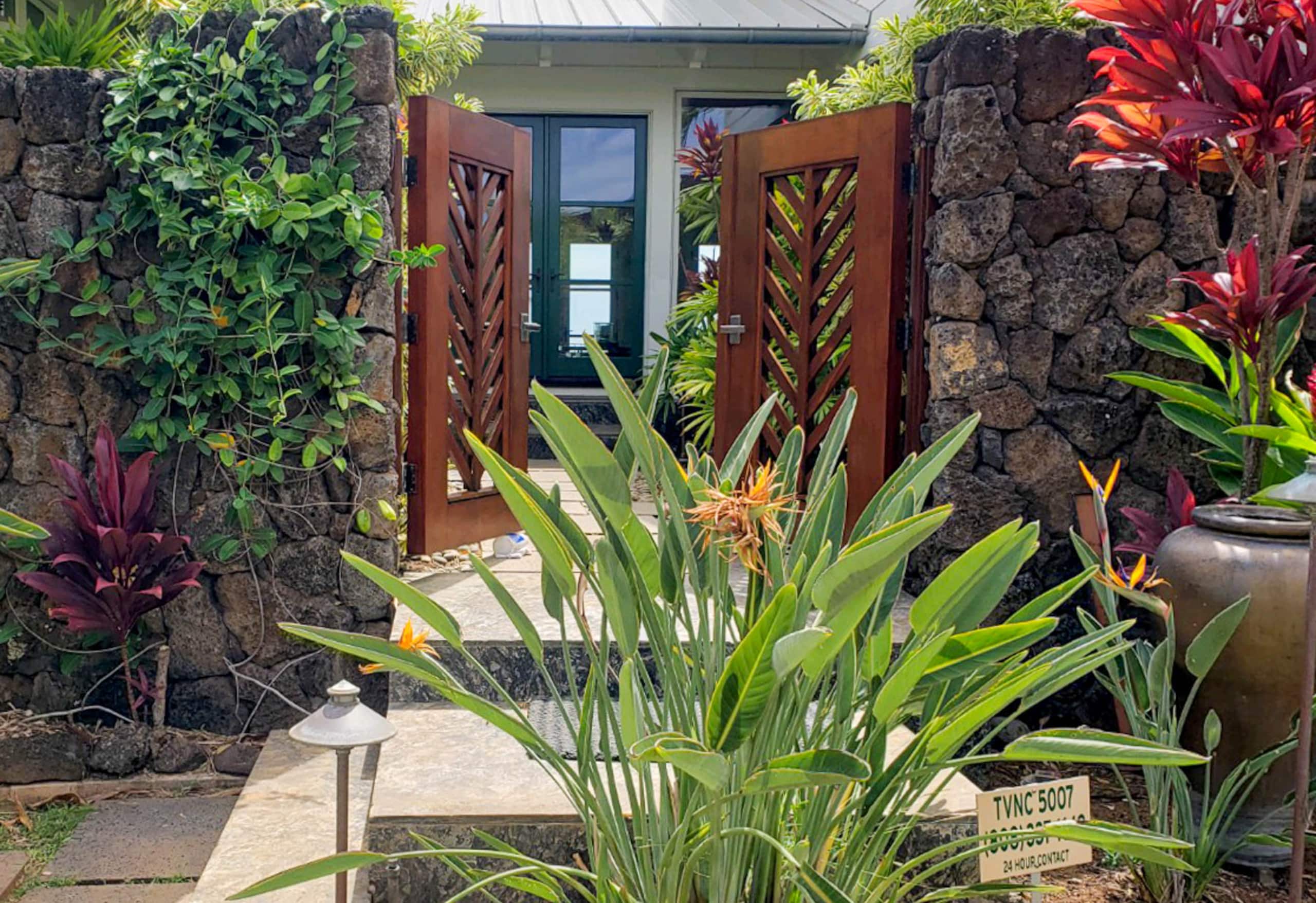 Home in Kekaha · ★5.0 · 3 bedrooms · 3 beds · 3.5 baths - Photo 13