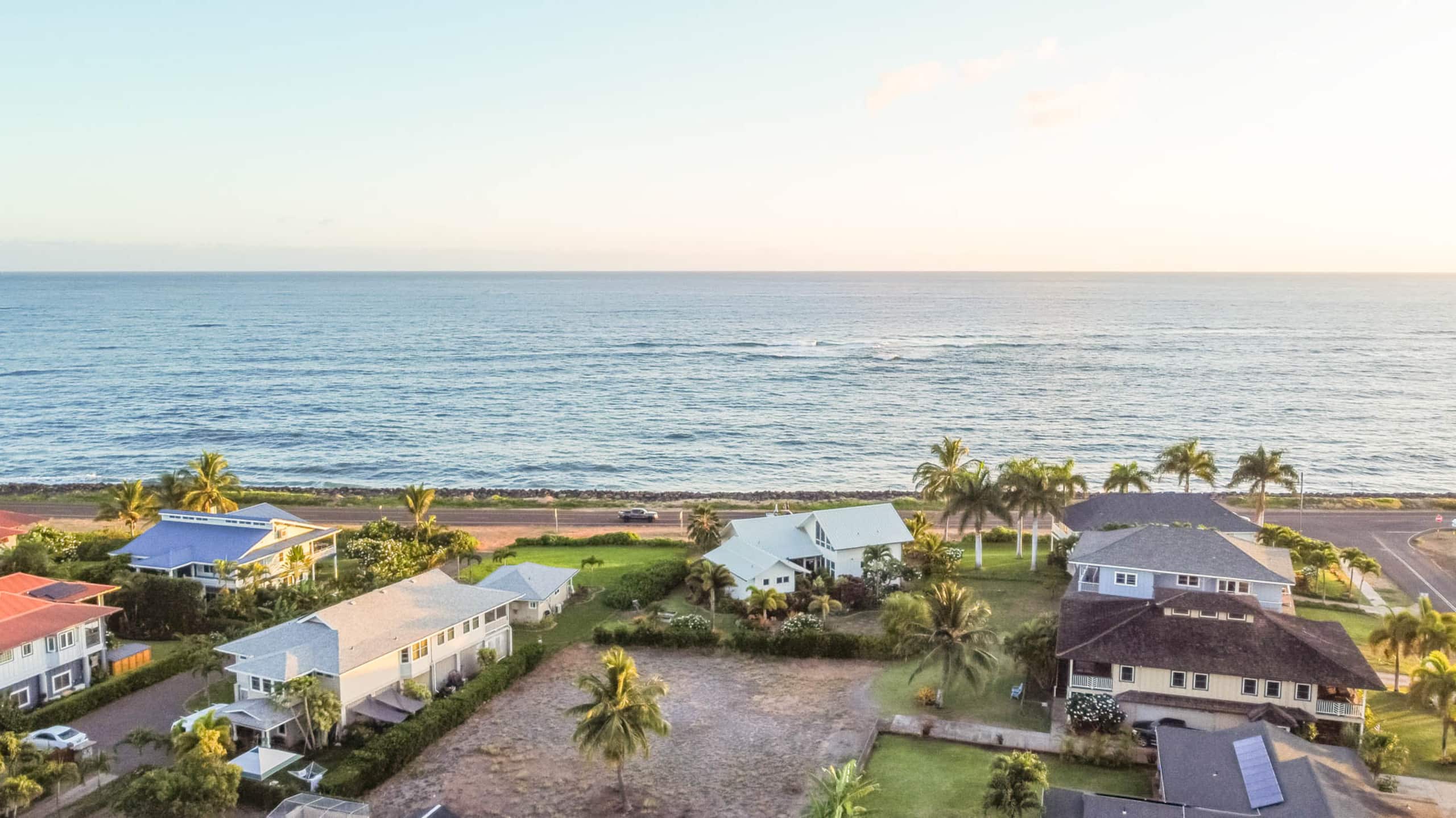 Home in Kekaha · ★5.0 · 3 bedrooms · 3 beds · 3.5 baths - Photo 26