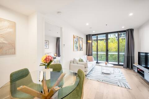 Successful Airbnb property: @Mountain View Retreat: Tub & Tranquility in CBD in Canberra