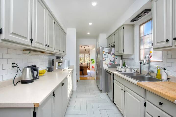 Spacious Townhouse gallery image 4