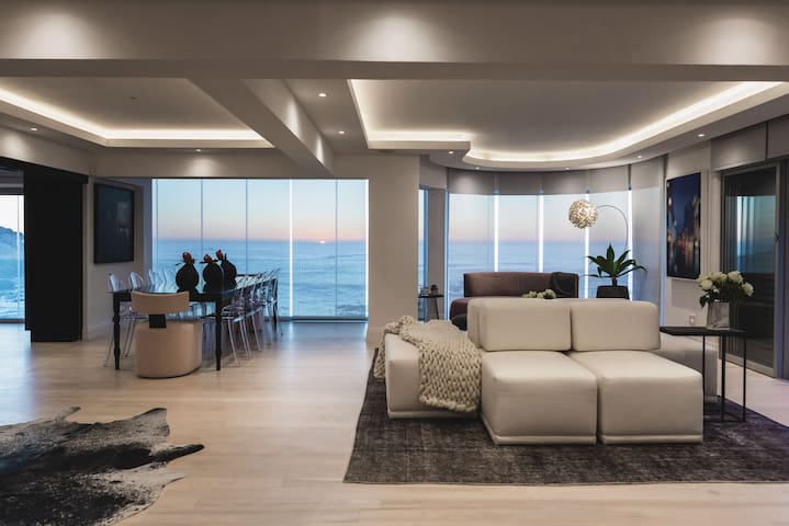 Bantry Bay Seaside Lux Apartment