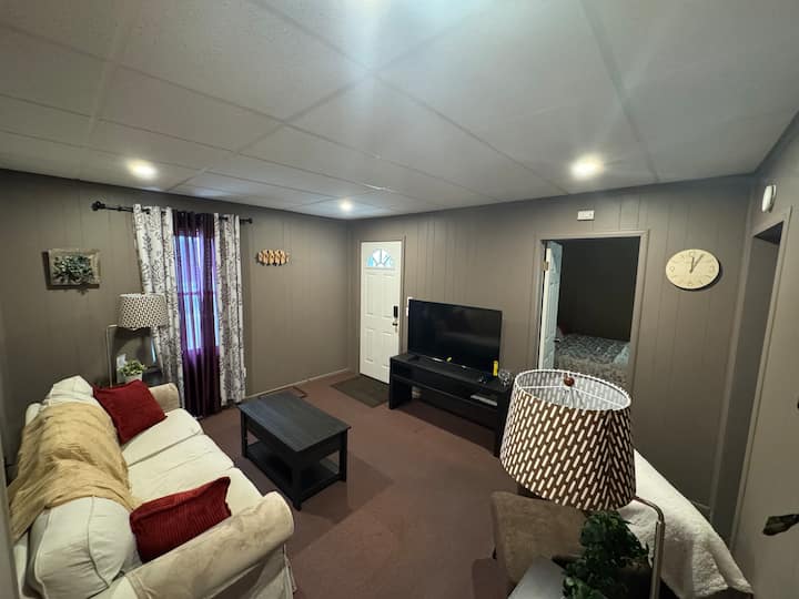 Cozy 1 Bed 1 Bath Near Dtw - Westland, MI