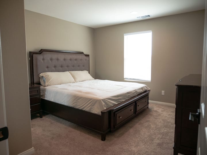 Ზემოთ საძინებელი (2/2)