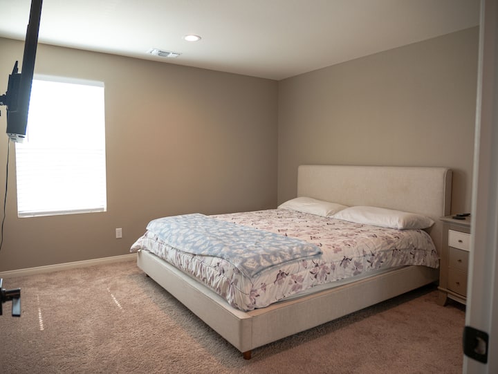 Ზემოთ საძინებელი (1/2)