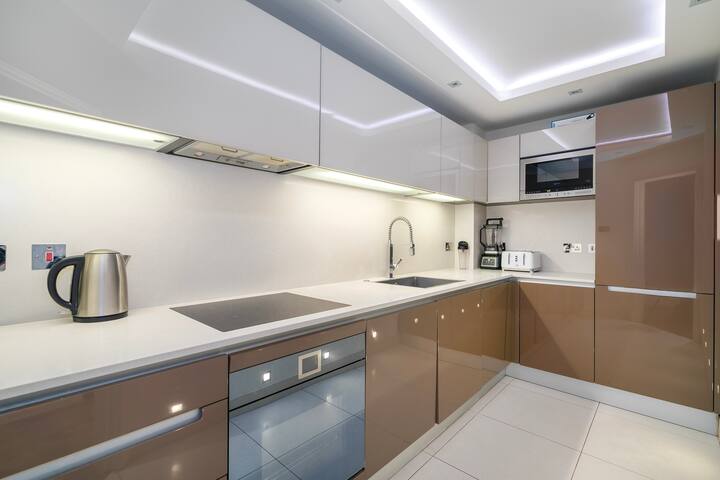 Cosy Central London 3 Bedroom gallery image 4