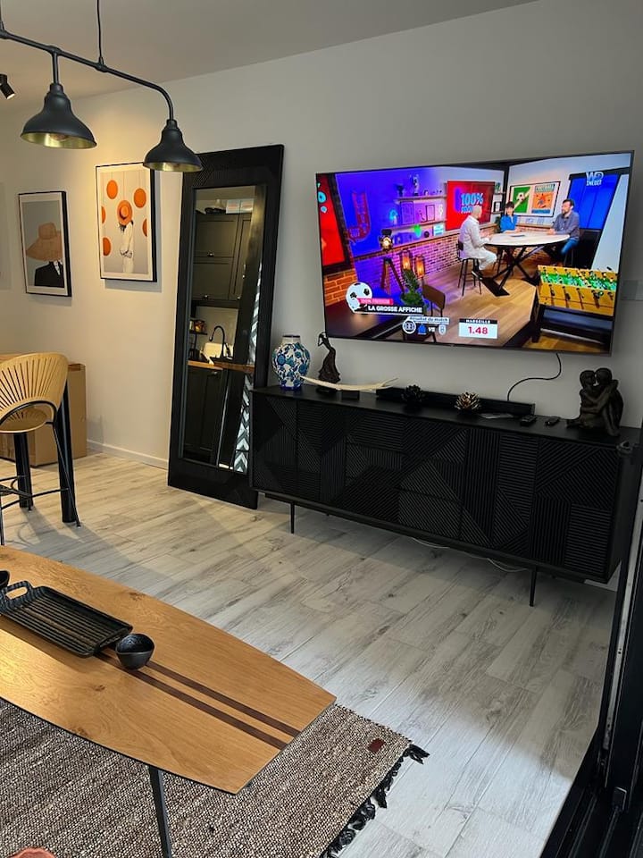 טלויזיה סוני איכותית עם יוטיוב נטפליקס ועוד 