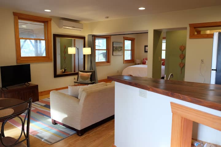 Peaceful Guest Suite Close To Town - Asheville, NC