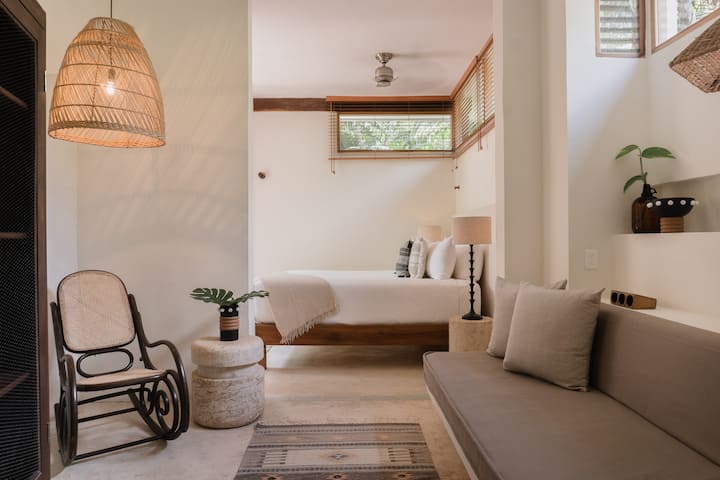 卧室3：位于一楼。