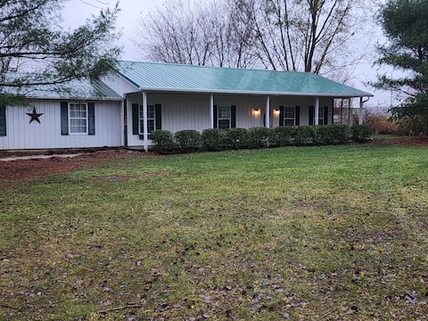 Hocking Hills-Spacious-Hot tub-large yard