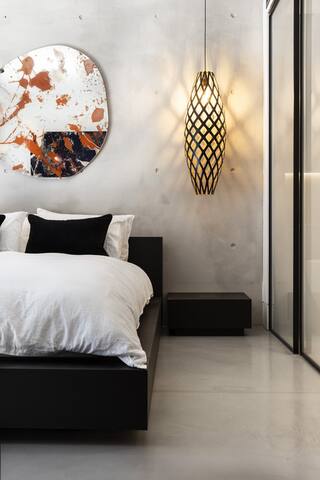 Newly built 2024 – Raw & refined Black Beauty gallery image 5