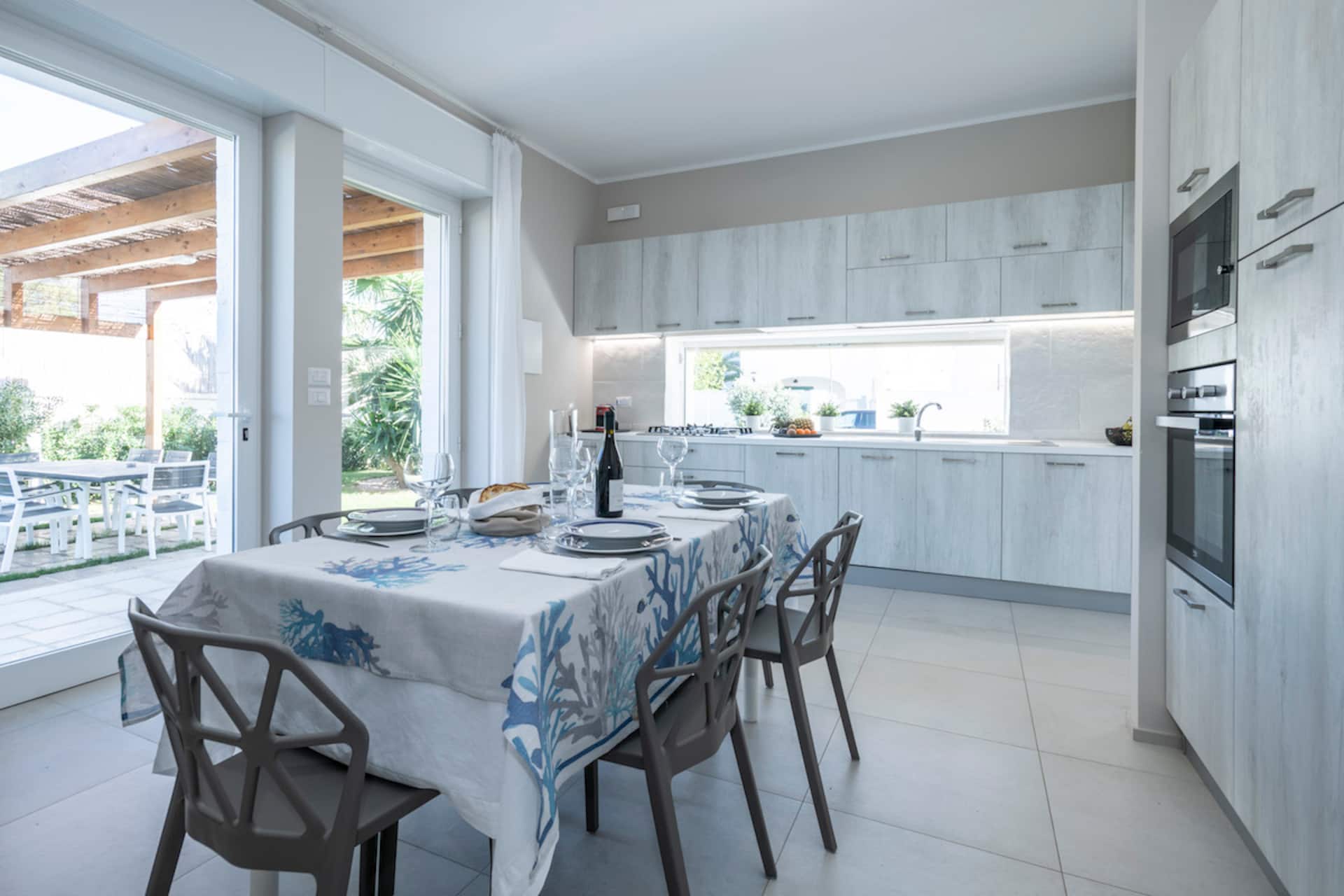 Villa Yara • 300 meters from the Sea • Pool and Garden