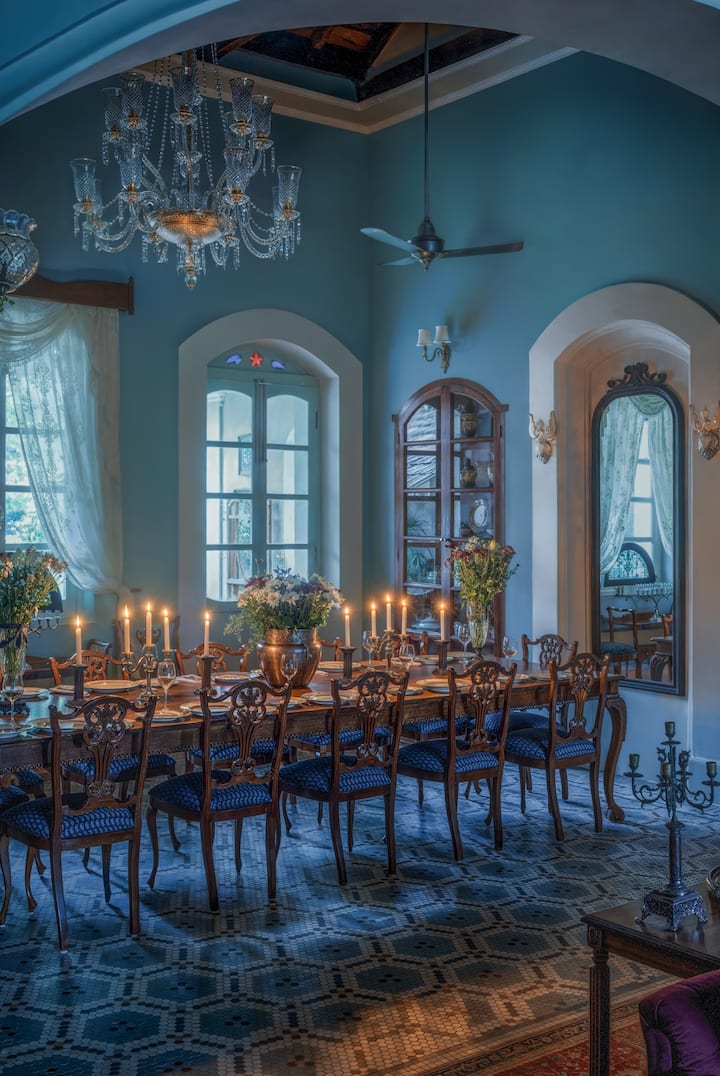 Dining area image 3