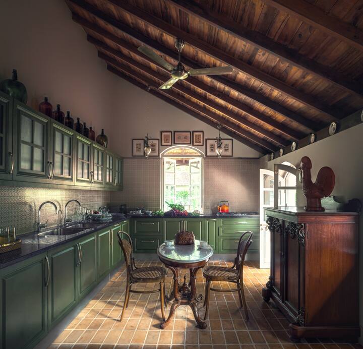 Dining area image 1