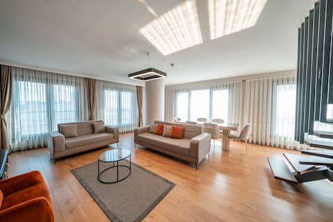 3 BR duplex, spacious, parking, security SA5nFoq