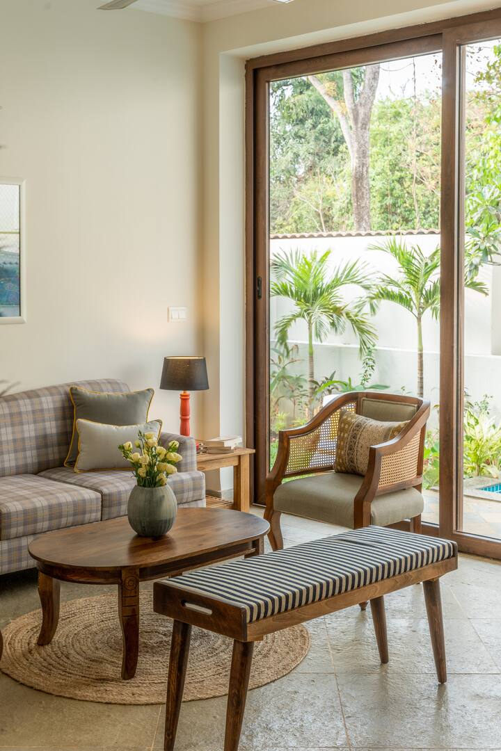 Living room image 5
