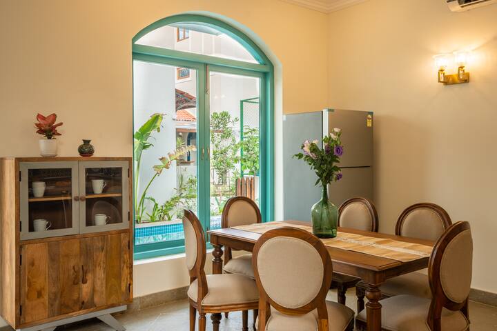Dining area image 1