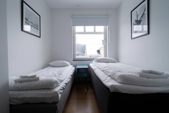 Spálňa 3 s dvoma samostatnými posteľami a šatníkom