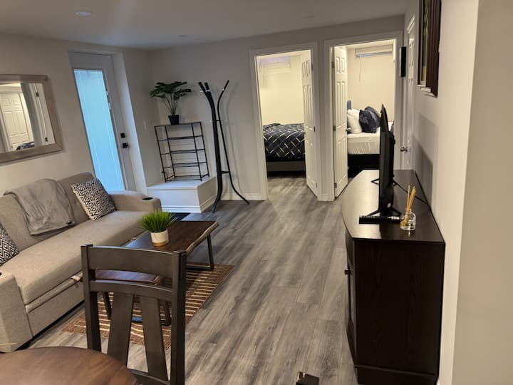 Cozy 2-br Basement Apt Near Wonderland&vaugh.mills - Ontario