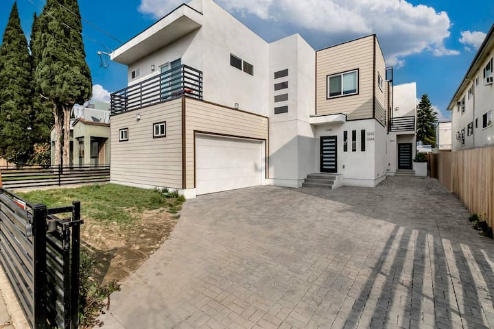 Amazing 3BR Home Near Hollywood