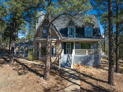 The Restful Retreat/Mountain Views/ Sleeps 16