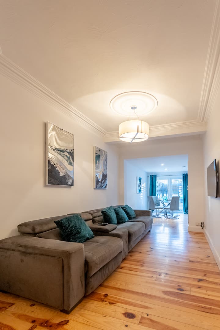 Cosy 2br Leigh-on-sea Flat | Garden & Parking - Southend-on-Sea
