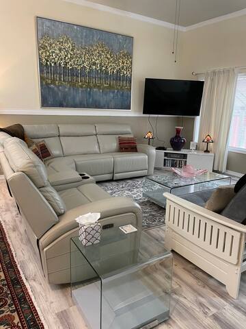 5th Ave Townhouse gallery image 3