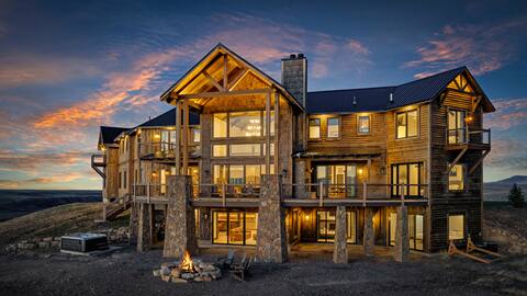 Belt Creek Lodge Hot Tub