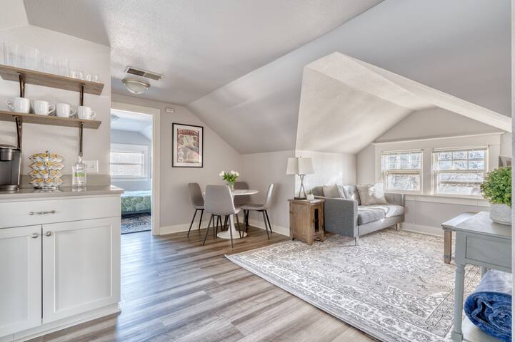 Hawthorne MultiUnit, 99 Walk Score,Remote Workers