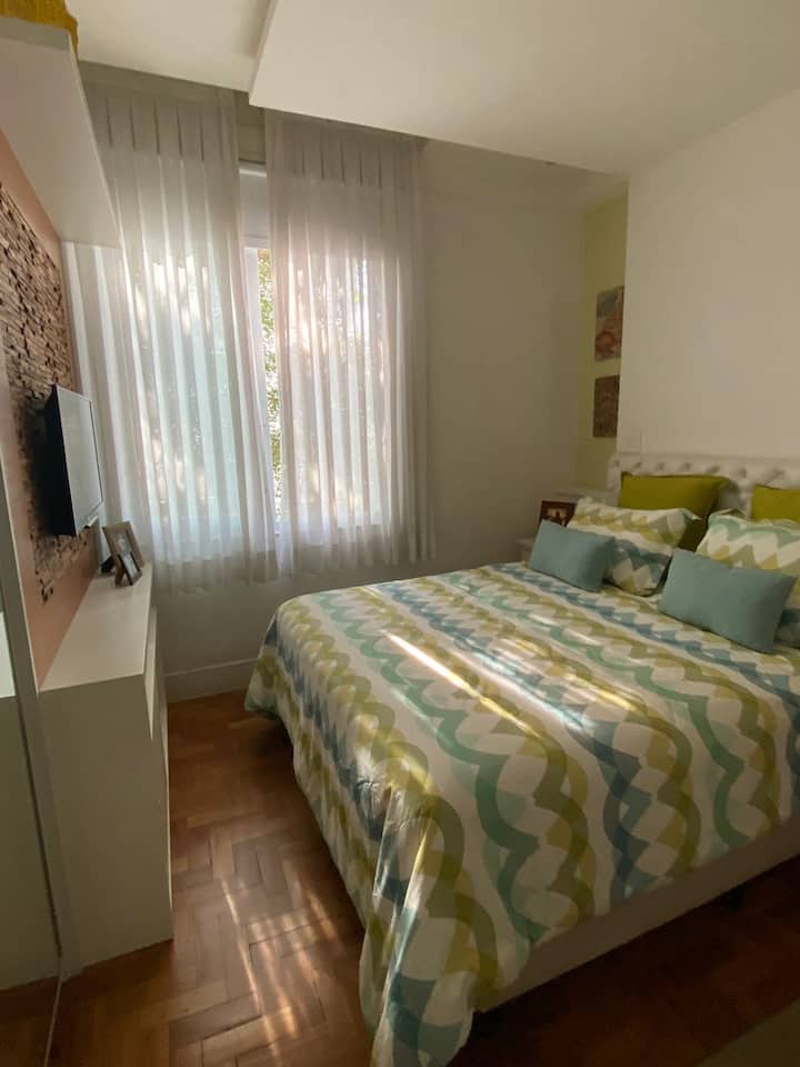 ห้องสวีทพร้อมวิวถนนหน้าต่างป้องกันเสียงรบกวนและเครื่องปรับอากาศ