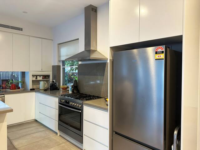 Kensington Place – 4 Bed Home gallery image 4