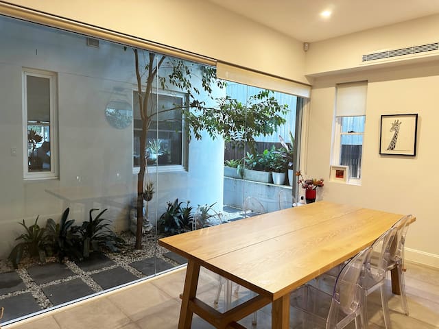 Kensington Place – 4 Bed Home