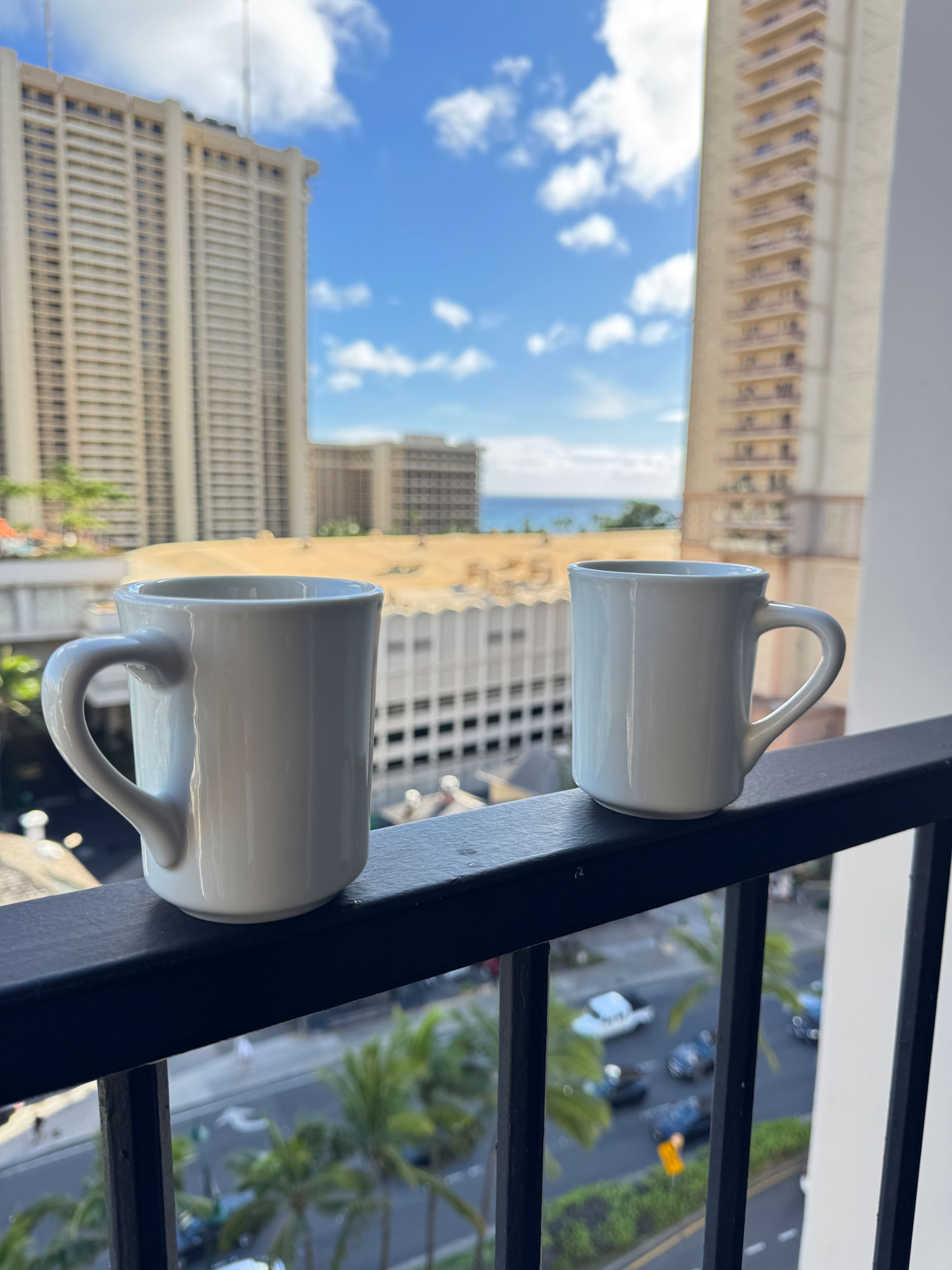 Condo in Honolulu · ★4.71 · Studio · 1 bed · 1 private bath - Image 3