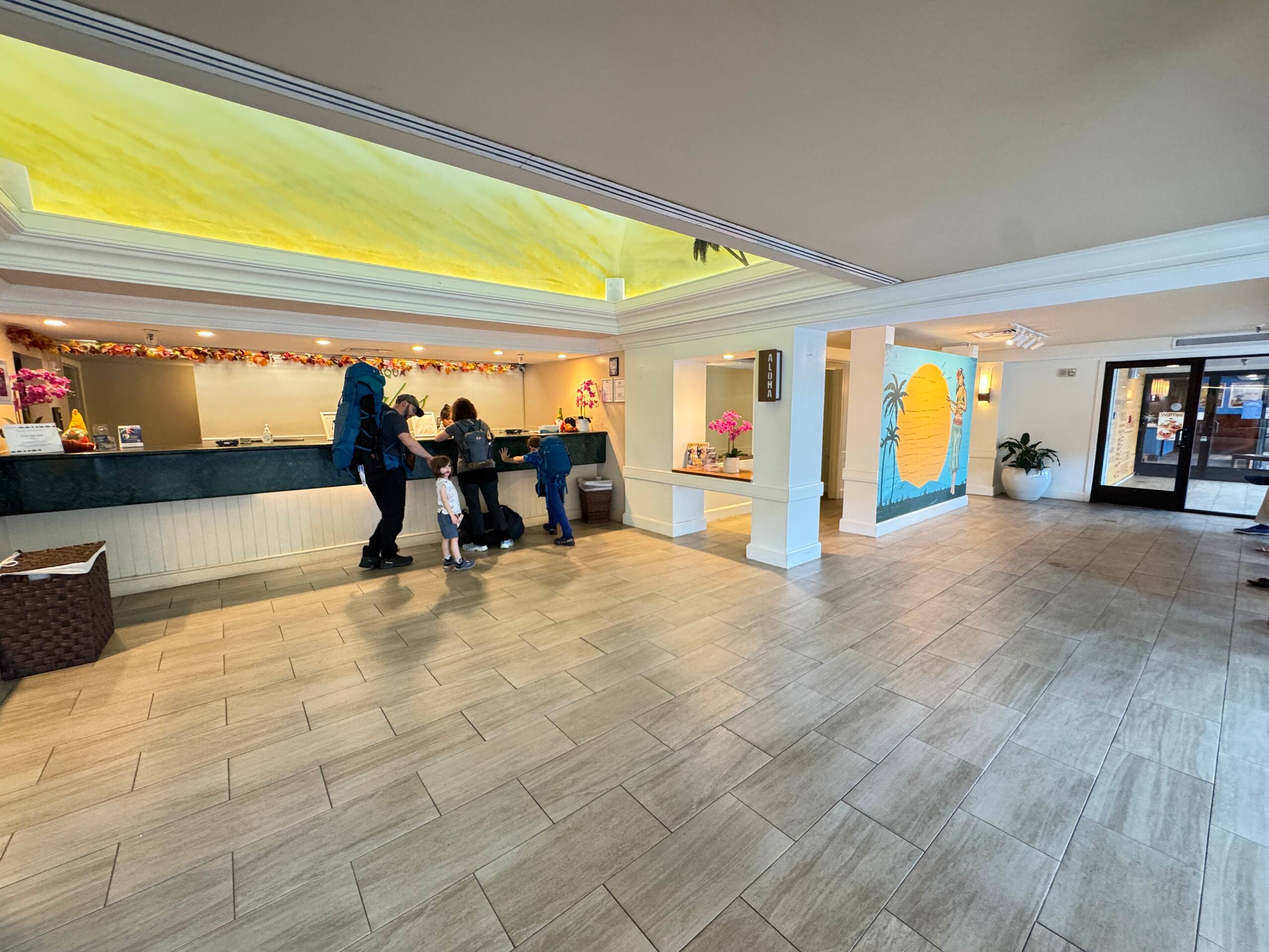 Condo in Honolulu · ★4.71 · Studio · 1 bed · 1 private bath - Image 19