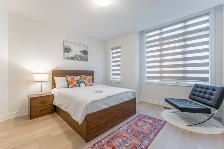 Camera da letto 2: letto queen size