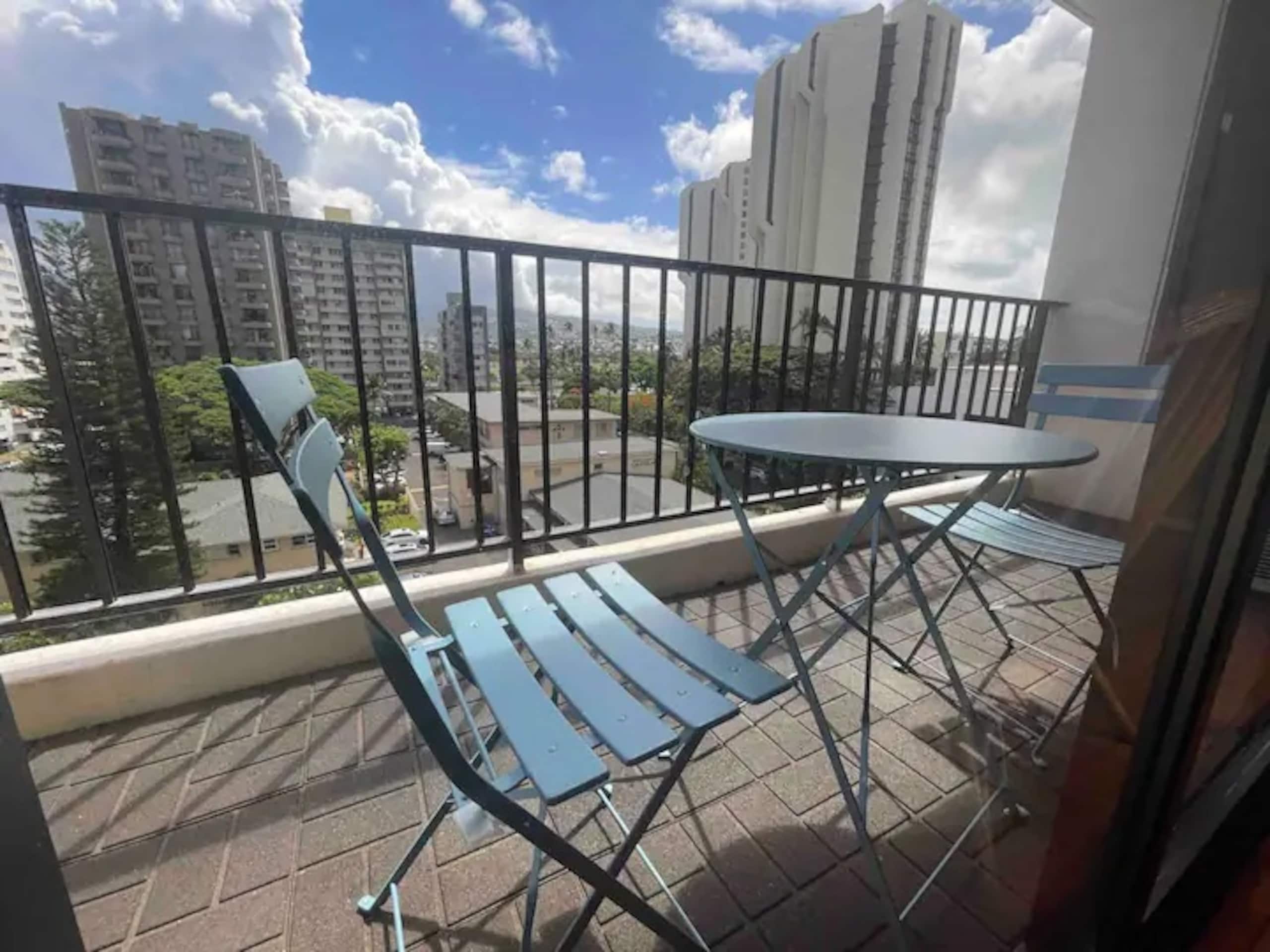 Condo in Honolulu · ★4.57 · 1 bedroom · 4 beds · 1 bath - Image 13