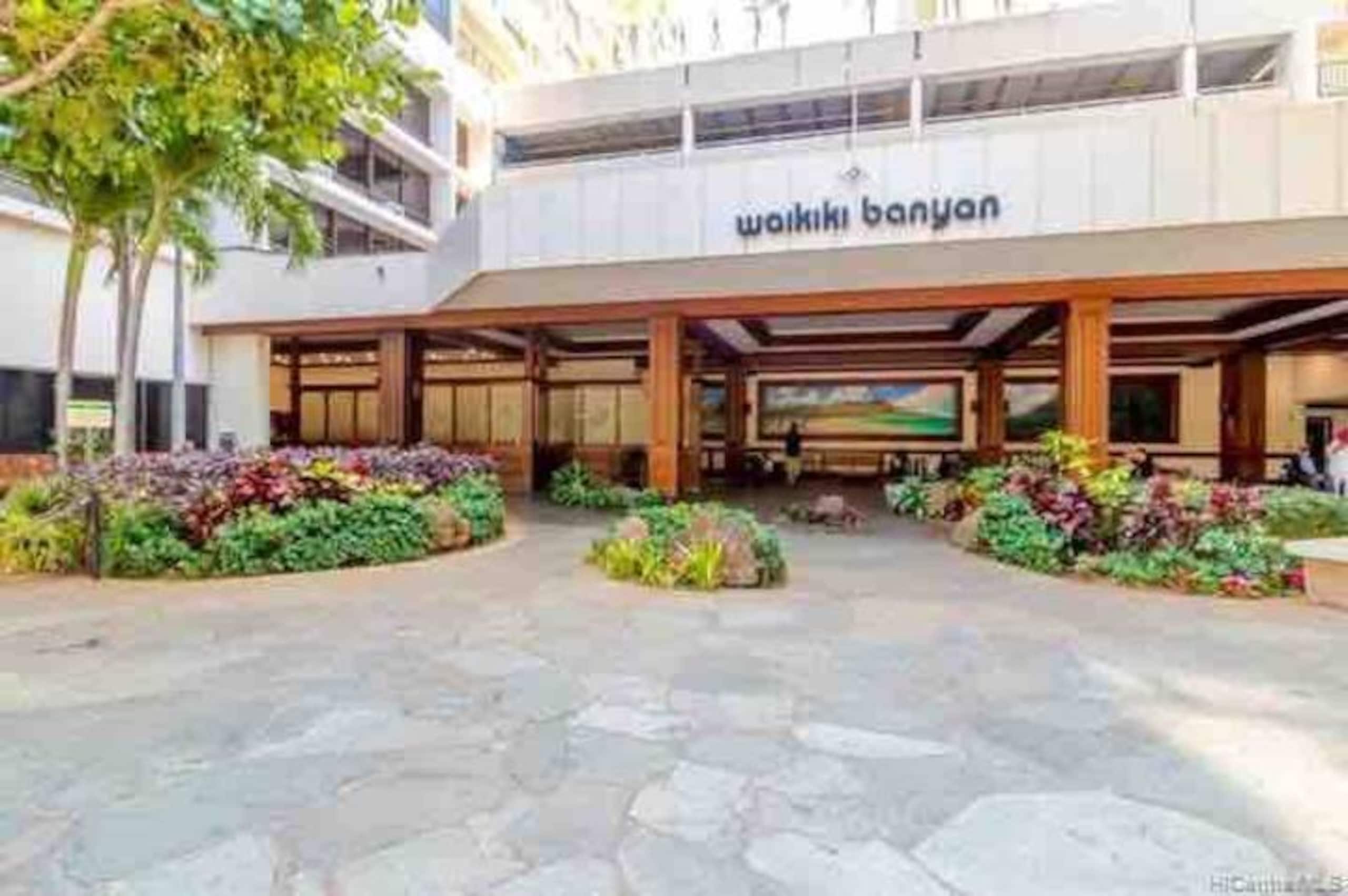 Condo in Honolulu · ★4.57 · 1 bedroom · 4 beds · 1 bath - Image 16