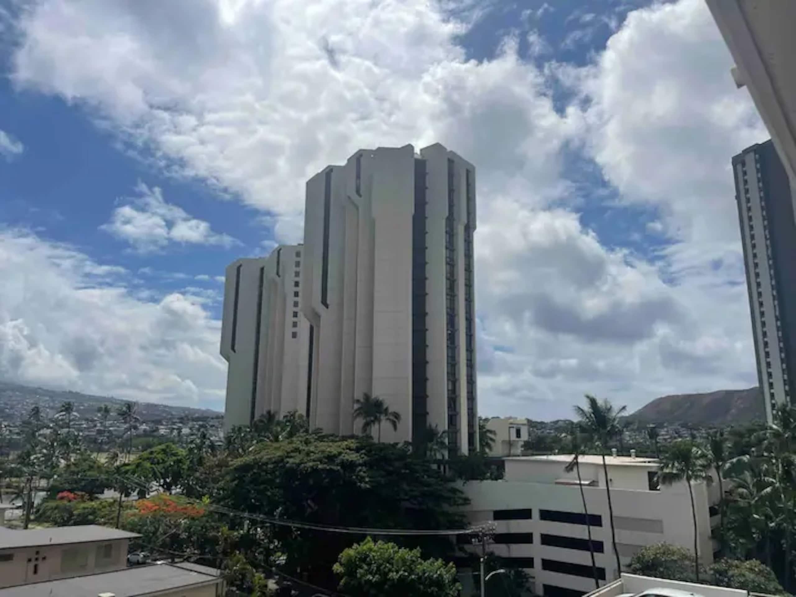 Condo in Honolulu · ★4.57 · 1 bedroom · 4 beds · 1 bath - Image 14