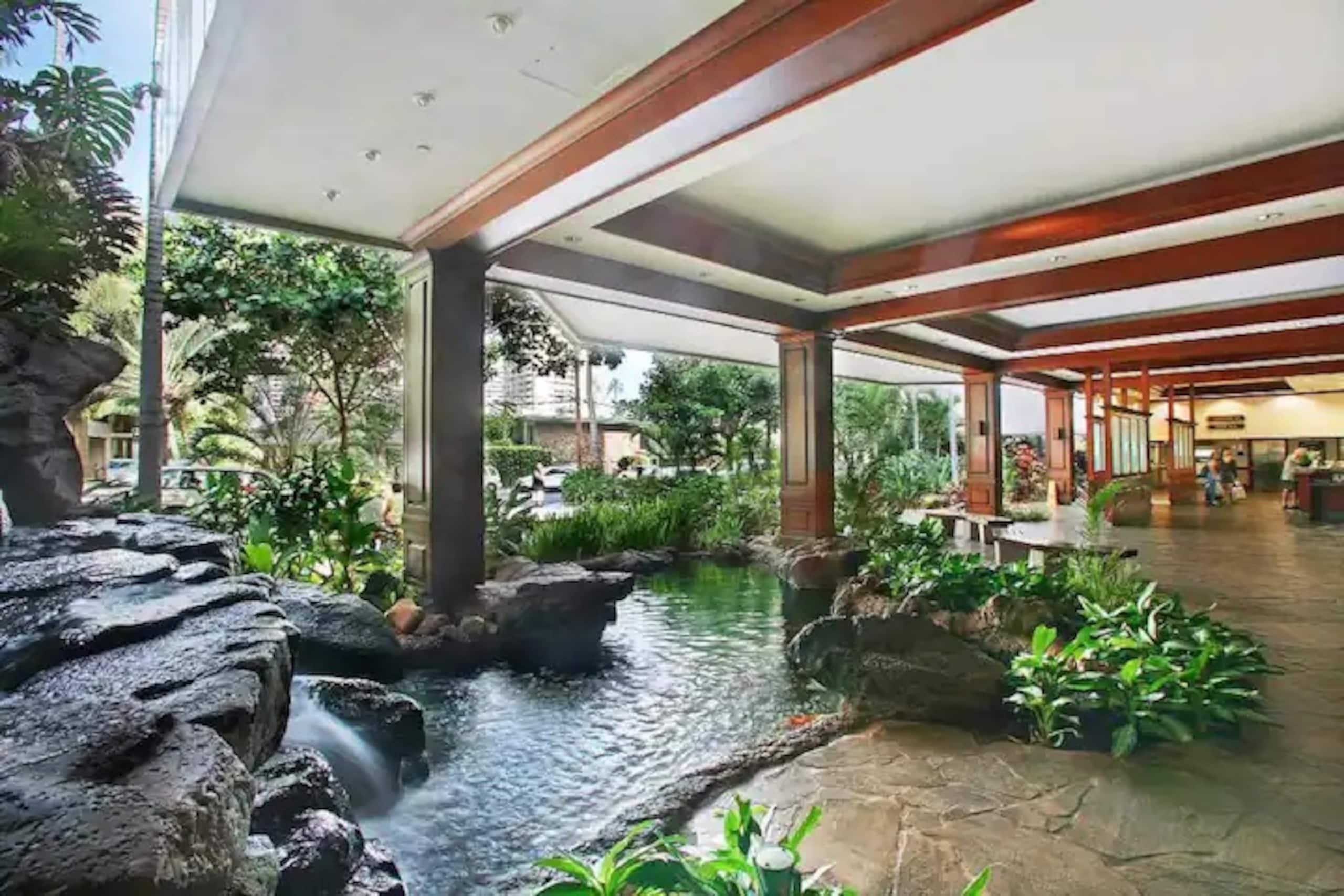Condo in Honolulu · ★4.57 · 1 bedroom · 4 beds · 1 bath - Image 17