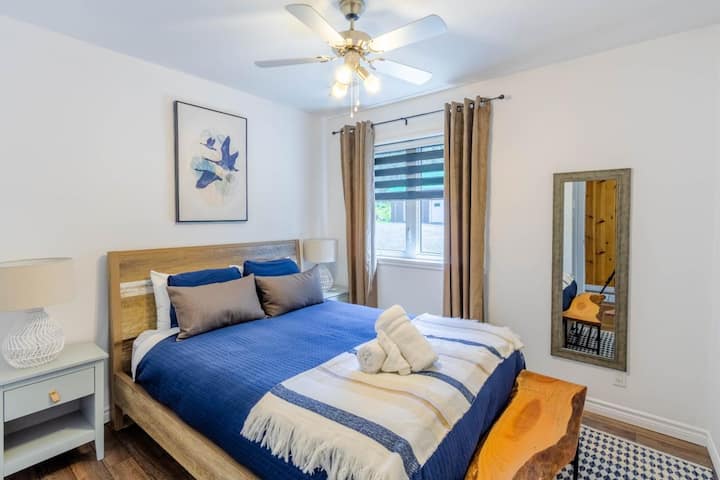 Ground floor BD with a queen-size bed