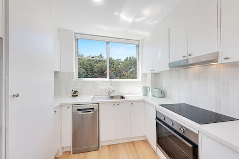 Popular Airbnb listing: Mosman - stylish studio and rooftop harbour views in Mosman