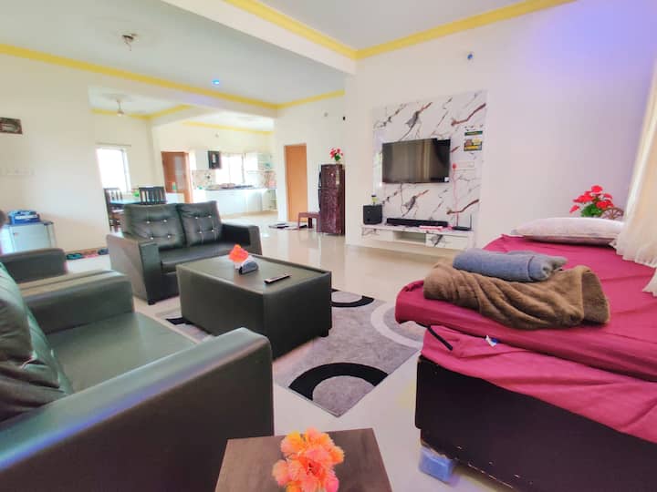 Pet-friendly Spacious 2-bhk House Airport Road - Kempegowda Airport Bengaluru (BLR)