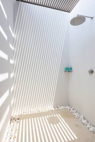 Villa Amna Olive MMXX gallery image 5