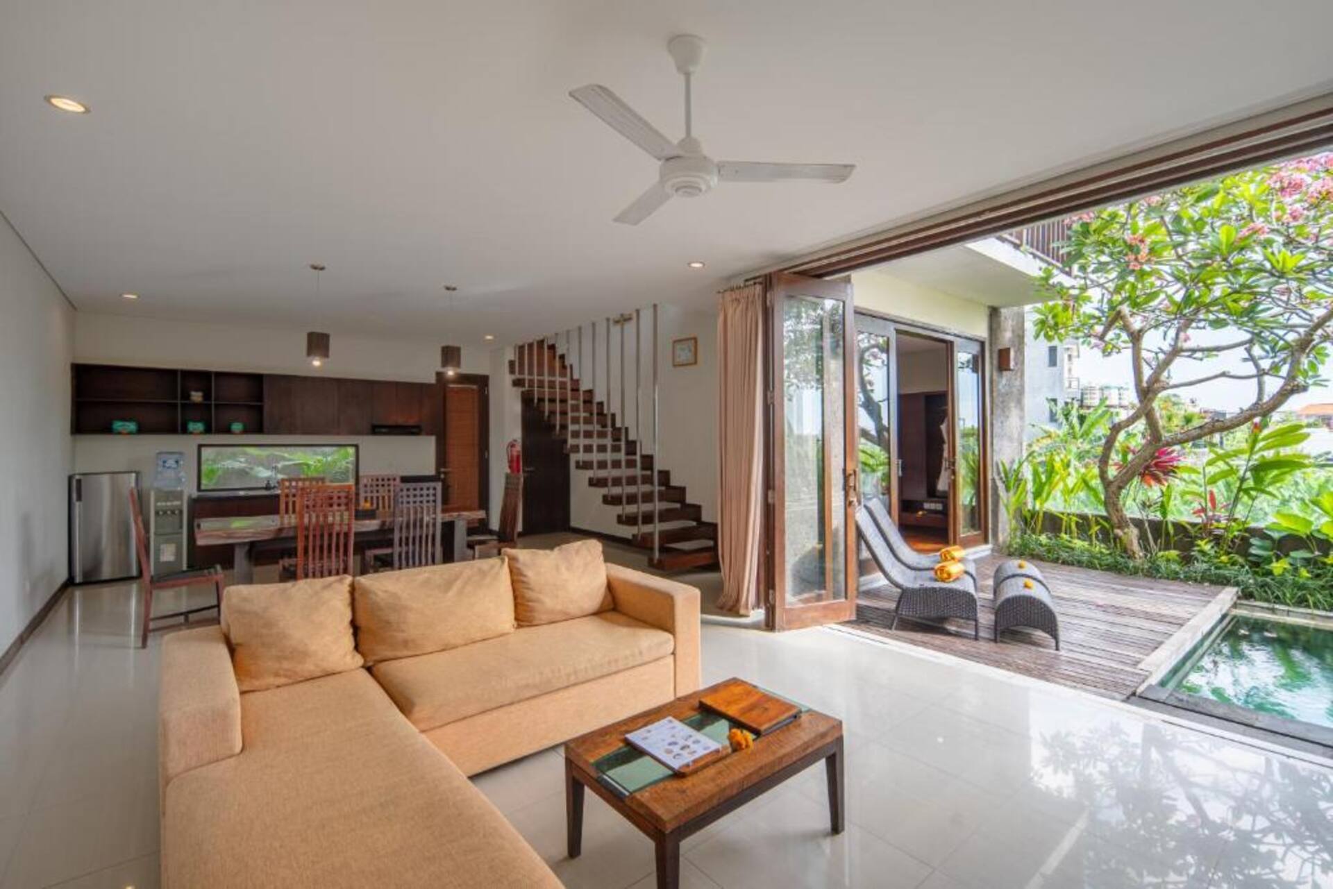 Luxe Amenity Retreat 3 Bedroom Private Villa in Canggu 2