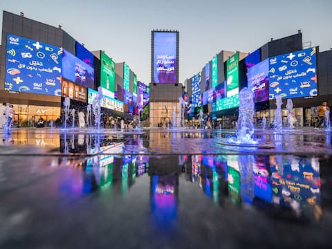 Rawas 9 | In front of the Boulevard next to Al Hilal Stadium