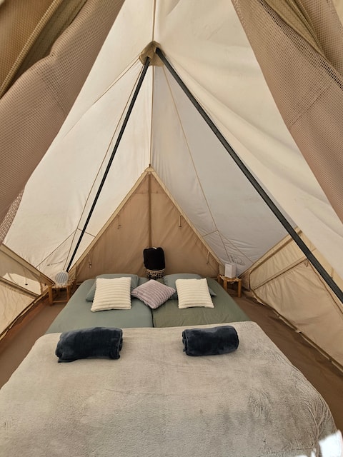 Popular Airbnb listing: Tent for 2/3 people in La Possession