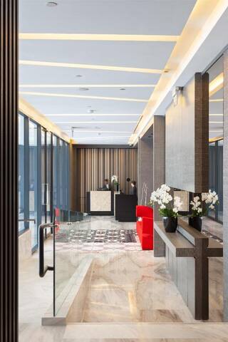 Spacious 3 Bedroom Apartment, near MRT gallery image 5