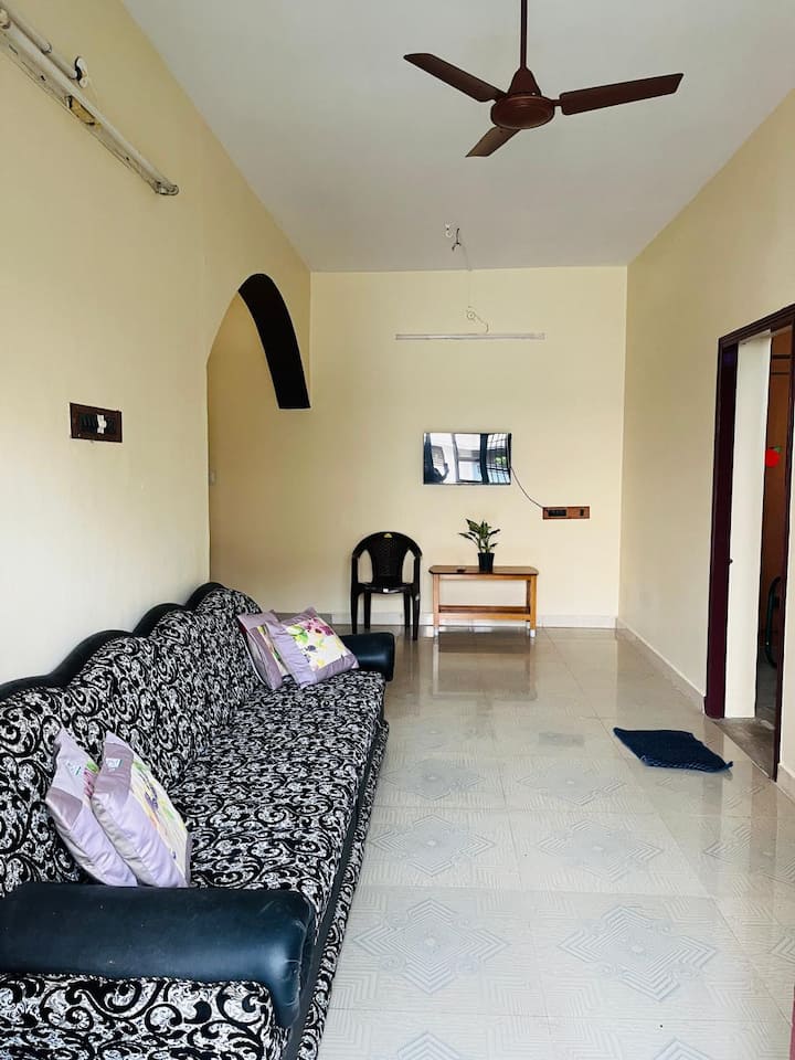 The Galaxy Homestay - Tiruvannamalai