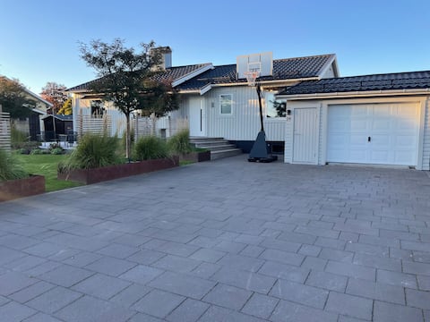 Central villa, 220 sqm, 9 beds