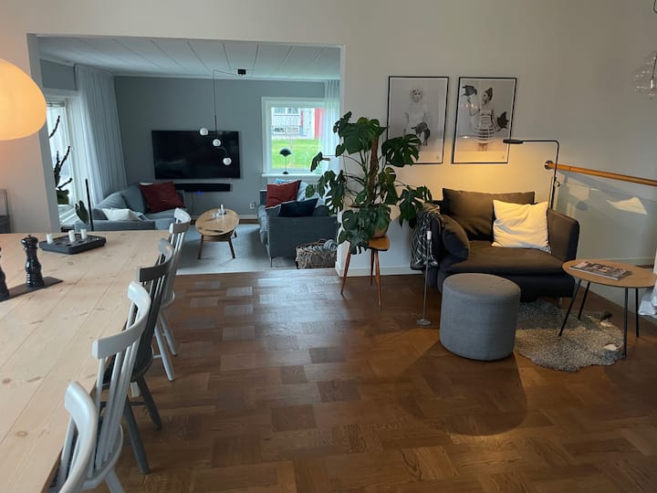 Central Villa, 220kvm, 9 Bäddar - Umeå