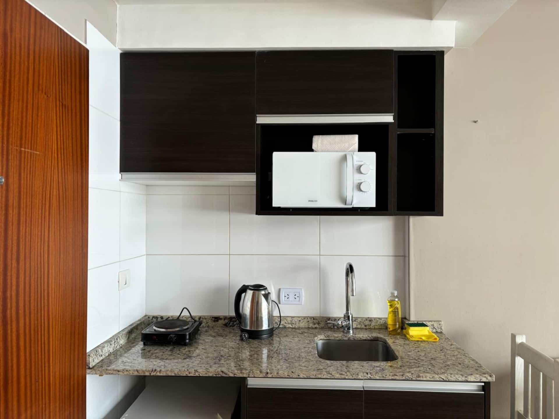 Furnished studio apartment in Monserrat